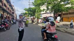 Satlantas Polres Kotim Amankan Arus Lalu Lintas kegiatan Bhakti Kesehatan dan Bhakti Sosial memperingati Hari Buruh Nasional (May Day)