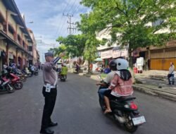 Satlantas Polres Kotim Amankan Arus Lalu Lintas kegiatan Bhakti Kesehatan dan Bhakti Sosial memperingati Hari Buruh Nasional (May Day)