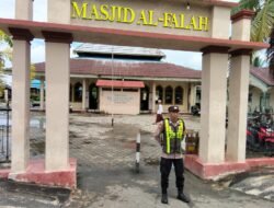 Jumat Tenang di Mandomai, Polisi Siaga Amankan Ibadah di Masjid Al Falah