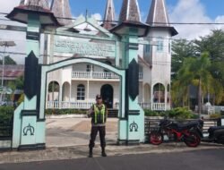 Wujudkan Ibadah yang Khidmat, Polsek Kapuas Barat Amankan Gereja Imanuel Desa Saka Mangkahai