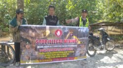 PERSONEL POLSEK PULAU PETAK LAKSANAKAN SOSIALISASI ILEGAL MINING KE MASYARAKAT GUNA PENCEGAHAN TAMBANG LIAR DI WILAYAH KECAMATAN PULAU PETAK