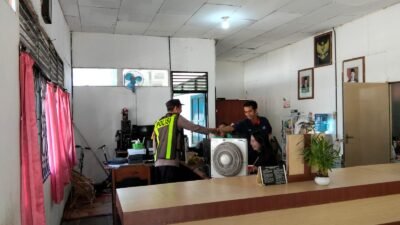 Polisi Datangi Kantor Pos Mandomai, Pastikan Objek Vital Aman dari Ancaman Gangguan