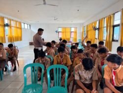 Wujudkan Generasi Taat Hukum, Satlantas Polres Gunung Mas Beri Edukasi Lalu Lintas di SMPN 1 Kurun