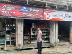 Hadirkan Rasa Aman, Personel Polsek Tewah Sisir Pusat Keramaian di Jumat Pagi