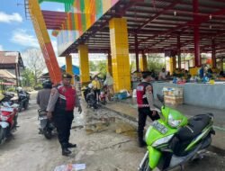 Hadir di Tengah Keramaian, Sat Samapta Polres Sukamara Jaga Kondusifitas Pasar Saik