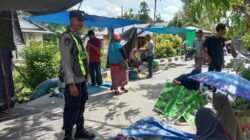 WUJUDKAN KEAMANAN DI TENGAH MASYARAKAT PERSONEL POLSEK PULAU PETAK PATROLI PASAR MINGGUAN