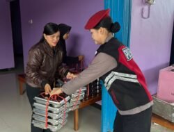 Dukung Program Prioritas Pemerintah, Polwan Polres Gumas Kawal Ketat Distribusi Makan Bergizi