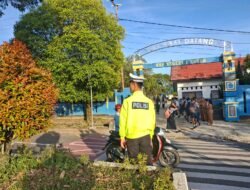 Hadirkan Kenyamanan Pagi, Satlantas Polres Gumas Kawal Keselamatan Pelajar dan Pengguna Jalan