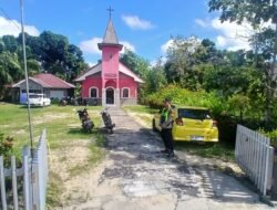 Polsek Kapuas Barat Beri Rasa Aman, Amankan Ibadah Kenaikan Yesus Kristus di GKE Parapah Mandomai