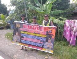 DALAM UPAYA PENCEGAHAN KEBARAN HUTAN DAN LAHAN, PERSONEL POLSEK PULAU PETAK SOSIALISASIKAN SANKSI PIDANA PELAKU KARHUTLA KE MASYARAKAT KECAMATAN PULAU PETAK