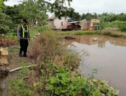 Dukung Ketahanan Pangan, Polsek Kapuas Barat Cek Budidaya Ikan Air Tawar di Mandomai