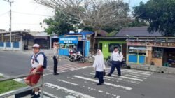Ciptakan Kamseltibcarlantas di Jalur Pendidikan, Sat Lantas Polres Sukamara Gatur Pagi Depan Sekolah
