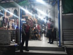 Sterilkan Sektor Perniagaan, Sat Samapta Polres Sukamara Cegah Gangguan Kamtibmas Pasar Inpres Sukamara