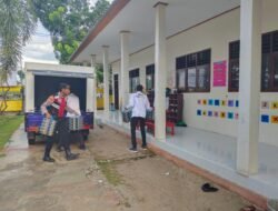 Sat Samapta Polres Sukamara Minimalkan Hambatan Rute Jalan Saat Kawal Logistik MBG