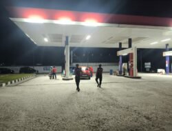 Pastikan Standar Operasional Malam Berjalan Aman, Sat Samapta Polres Sukamara Cek SPBU