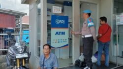Pasar Mingguan Ramai, Polsek Kapuas Barat Pertebal Pengamanan di Bank BRI KCP Mandomai