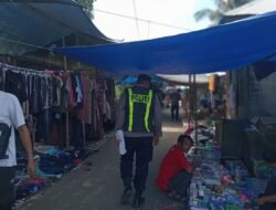Jaga Kamtibmas di Pusat Keramaian, Polsek Kapuas Barat Patroli Dialogis di Pasar Mingguan Mandomai
