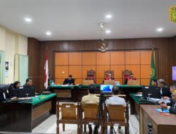 SIDANG PERDANA PERKARA TIPIKOR DANA HIBAH MUJAHIDIN, DAKWAAN DIBACAKAN DI HADAPAN MAJELIS HAKIM