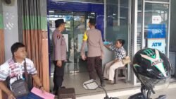 Personil Polsek kapuas tengah laksanakan Patroli Rutin ke bank BRI unit Pujon.