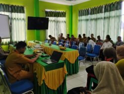 Dukung Tumbuh Kembang Generasi Muda, Babinsa Sekura Hadiri Lokakarya Mini Bidang Kesehatan dan CKG Bagi Anak Sekolah