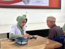 Sambut HUT ke-76 Yonif 621/Manuntung, Persit KCK Gelar Bakti Sosial untuk Masyarakat