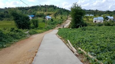 Jalan Disnakertrans Kalbar Tuntas di Sekayam, Ekonomi Warga Melaju