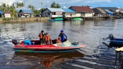 Pos TNI AL Sungai Kakap Bantu Evakuasi ABK Korban Laka Air di Perairan Kalimantan Barat