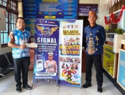 Kenakan Baju Batik, Petugas Samsat Murung Raya Layanani Pemohon Dengan Humanis Melalui Program Polantas Menyapa