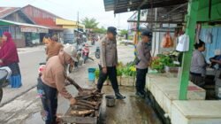 Personil polsek lakukan Patroli ke pasar harian Pujon desa Pujon.