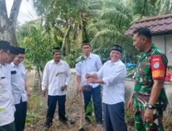 Upaya Pembinaan Lingkungan Hidup, Bati Tuud Koramil 03/Tebas Bersama Pemdes Serindang Gelar Penanaman Pohon Keras