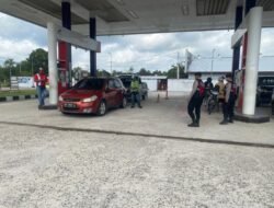Pantau Distribusi, Sat Samapta Polres Sukamara Pastikan Ketertiban di SPBU