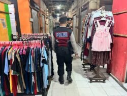 Sterilisasi Kawasan Niaga, Sat Samapta Polres Sukamara Jaga Ketertiban Pasar Inpres