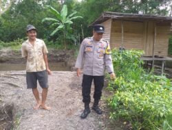 Dukung Ketahanan Pangan, Personel Polsek Kapuas Barat Cek Budidaya Cabai Pedas di Desa Sei Kayu