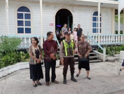 Polsek Kapuas Barat Laksanakan Patroli dan Pengamanan Ibadah di Gereja Imanuel Desa Saka Mangkahai