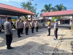 Tingkatkan Disiplin Kerja Anggotanya, Kapolsek Kapuas Barat Berikan Arahan Saat Apel Pagi