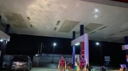 Redam Celah Kerawanan Sektor Energi, Sat Samapta Polres Sukamara Awasi Operasional Malam SPBU
