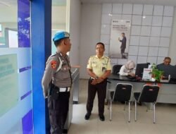 Antisipasi Kriminalitas, Polsek Kapuas Barat Patroli R2 Sasar Bank BRI KCP Mandomai dan ATM