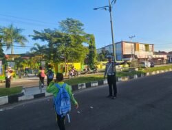 Tekan Fatalitas Laka Lantas, Personel Sat Lantas Polres Sukamara Siaga di Sejumlah Titik Krusial Perkotaan