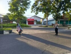 Akselerasi Keamanan Jalur Lintas, Sat Lantas Polres Sukamara Kendalikan Titik Padat Kendaraan