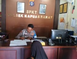 Wujud Pelayanan Prima, Polsek Kapuas Barat Berikan Layanan Cepat Pembuatan SKTLK bagi Warga Desa Anjir Kalampan