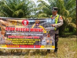 PERSONEL POLSEK PULAU PETAK LAKSANAKAN SOSIALISASI ILEGAL MINING KE MASYARAKAT GUNA PENCEGAHAN TAMBANG LIAR DI WILAYAH KECAMATAN PULAU PETAK