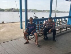 Patroli Rutin Ke Dermaga Kapal, Personil Polsek Kapuas Barat Sampaikan Ini Ke Masyarakat