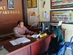 Polsek Kapuas Barat Berikan Pelayanan Prima, Terbitkan SKTLK Bagi Warga Desa Anjir Kalampan yang Kehilangan Buku Rekening