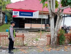 Upaya Nyata Personel Polsek Kapuas Barat Dalam Mencegah Aksi Kejahatan, Personil Polsek Kapuas Barat Patroli Ke Kantor Pos