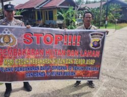 Personel Polsek Dusut Sosialisasikan Larangan Karhutla Dengan Warga
