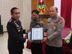 Moment Hari Bhayangkara ke-80, 7 Personel Polres Murung Raya Terima Penghargaan