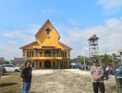Pam Ibadah minggu di gereja Emanuel Pujon di lakukan  personil Polsek Kapuas tengah.