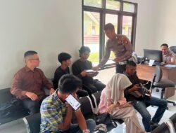 Program “Polantas Menyapa” Masyarakat, Satlantas Polres Murung Raya Edukasi Pemohon Tentang Administrasi Layanan SIM