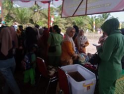 Warga Padati Gerai Gerakan Pangan Murah pada Pembukaan TMMD Reguler ke-129 Kodim 1208/Sambas