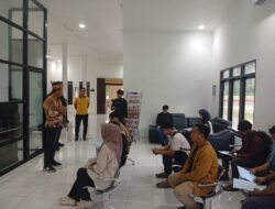 Polantas Menyapa, Petugas SIM Satlantas Polres Mura Dialogis Bersama Masyarakat Edukasi Tentang Pelayanan